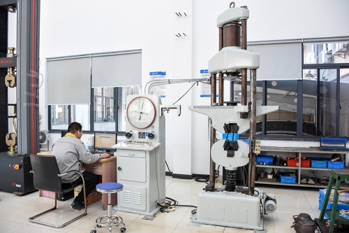 液壓式萬能試驗機